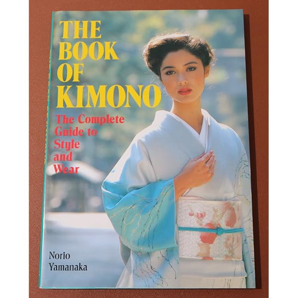 Kimono Now: Okazaki, Manami: 9783791349497: Amazon.com: Books